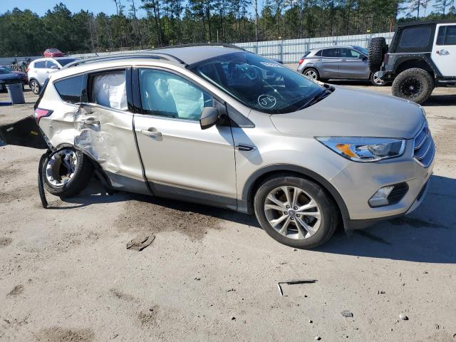 1FMCU0GD4JUD22768 - 2018 FORD ESCAPE SE GOLD photo 4