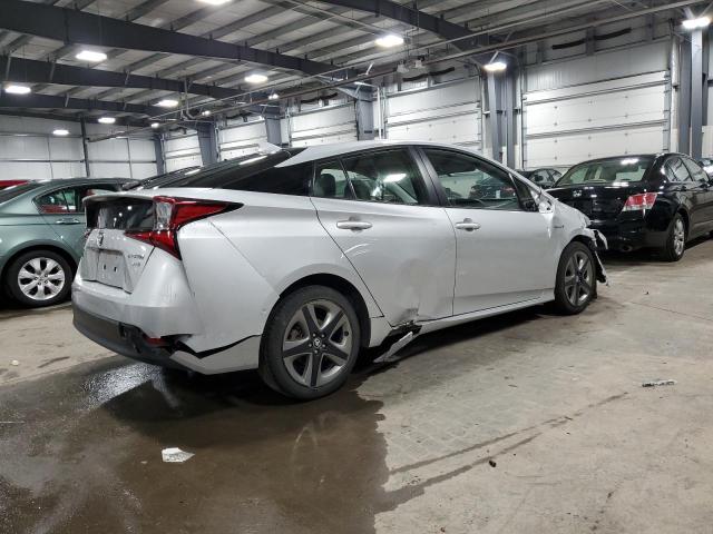 JTDKARFUXK3097813 - 2019 TOYOTA PRIUS SILVER photo 3