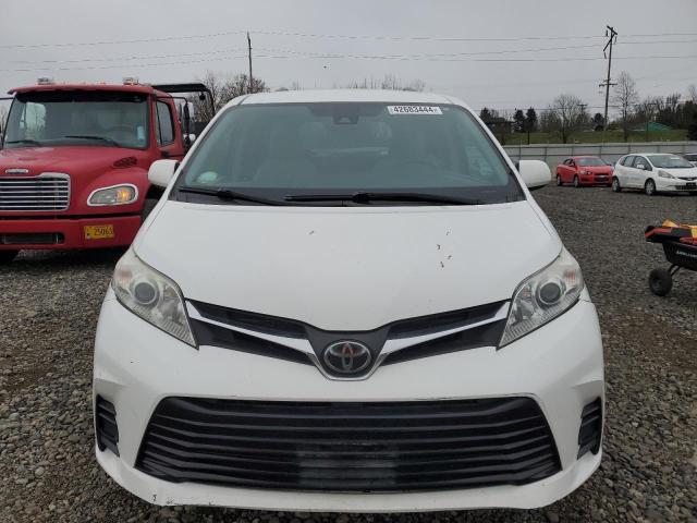 5TDKZ3DCXJS901640 - 2018 TOYOTA SIENNA LE WHITE photo 5