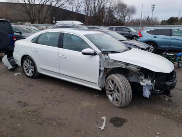 1VWGT7A31HC043597 - 2017 VOLKSWAGEN PASSAT SE WHITE photo 4