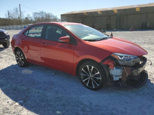 5YFBURHE1JP831175 - 2018 TOYOTA COROLLA L RED photo 4