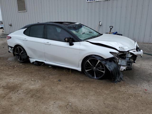 4T1B61HK3KU271774 - 2019 TOYOTA CAMRY XSE WHITE photo 4