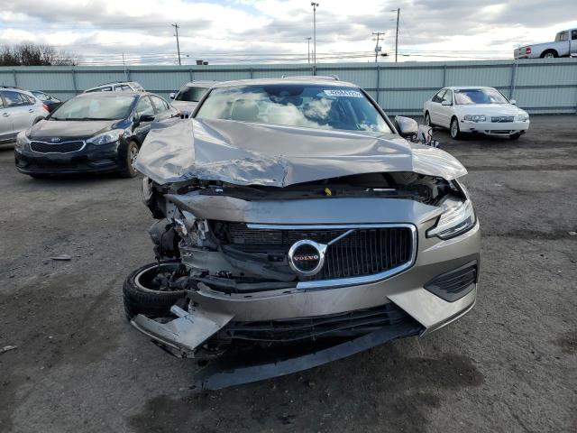 7JR102FK1LG064926 - 2020 VOLVO S60 T5 MOMENTUM GRAY photo 5