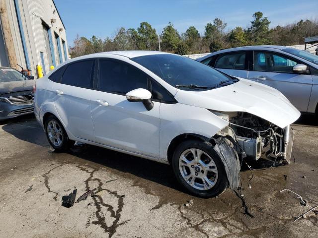 3FADP4BJ0EM116934 - 2014 FORD FIESTA SE WHITE photo 4