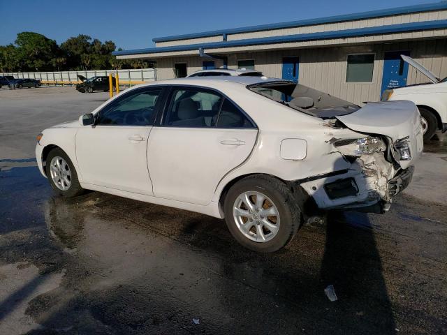 4T1BF3EK9BU698800 - 2011 TOYOTA CAMRY BASE WHITE photo 2