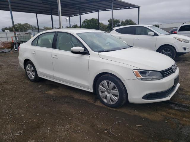 3VWDP7AJXDM310668 - 2013 VOLKSWAGEN JETTA SE WHITE photo 4