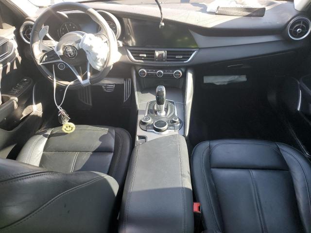 ZARFAEDN8H7550758 - 2017 ALFA ROMEO GIULIA Q4 ლურჯი ფოტო 8