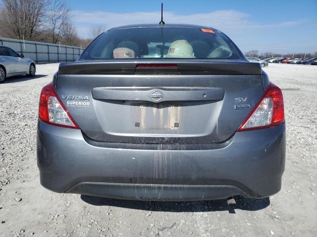 3N1CN7AP1JL859835 - 2018 NISSAN VERSA S GRAY photo 6