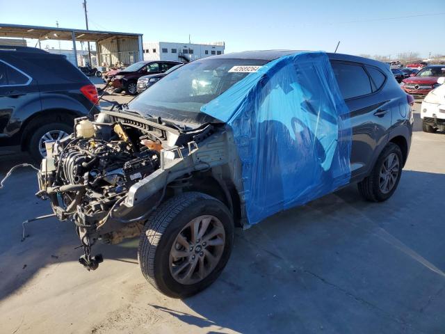 KM8J23A43HU527323 - 2017 HYUNDAI TUCSON SE GRAY photo 1