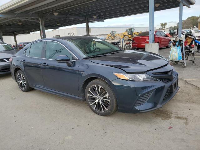 4T1G11AK5LU893227 - 2020 TOYOTA CAMRY SE BLUE photo 4