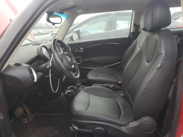 WMWSU3C56BT091375 - 2011 MINI COOPER RED photo 7