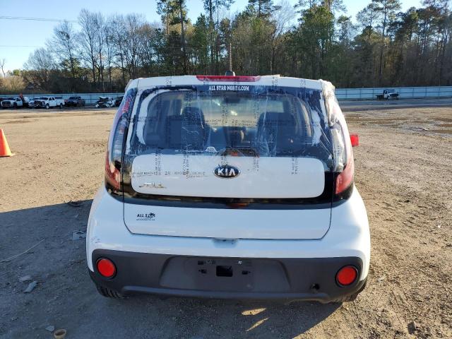 KNDJN2A20J7554133 - 2018 KIA SOUL WHITE photo 6