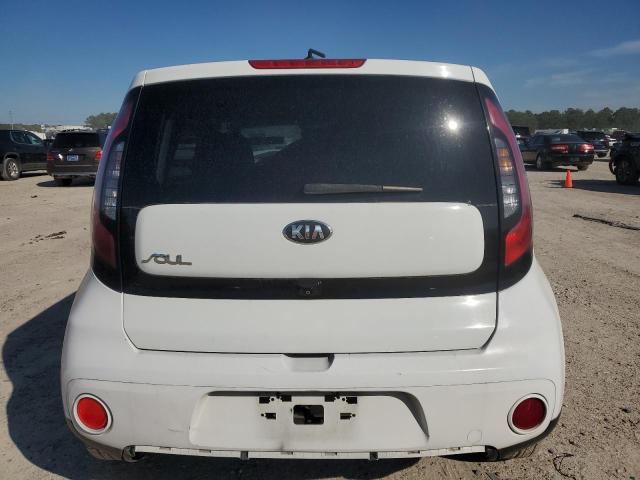 KNDJP3A53J7898114 - 2018 KIA SOUL + WHITE photo 6