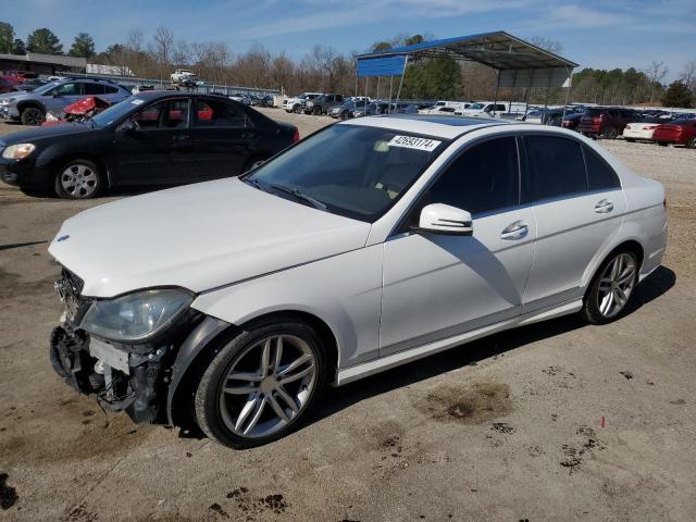 WDDGF4HB3DR288825 - 2013 MERCEDES-BENZ C 250 WHITE photo 1