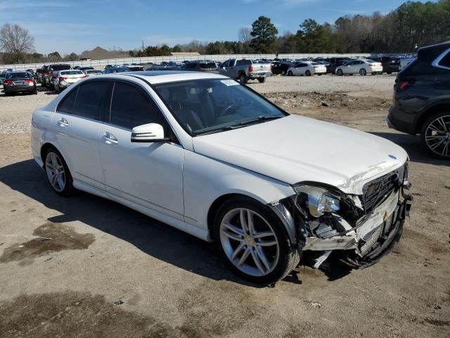 WDDGF4HB3DR288825 - 2013 MERCEDES-BENZ C 250 WHITE photo 4