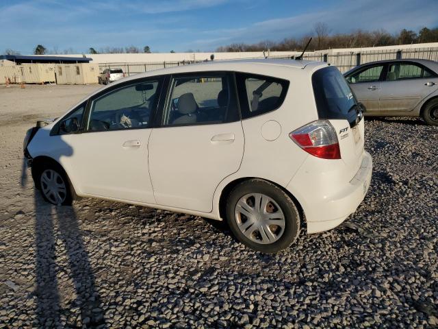 JHMGE8H38BS004574 - 2011 HONDA FIT WHITE photo 2