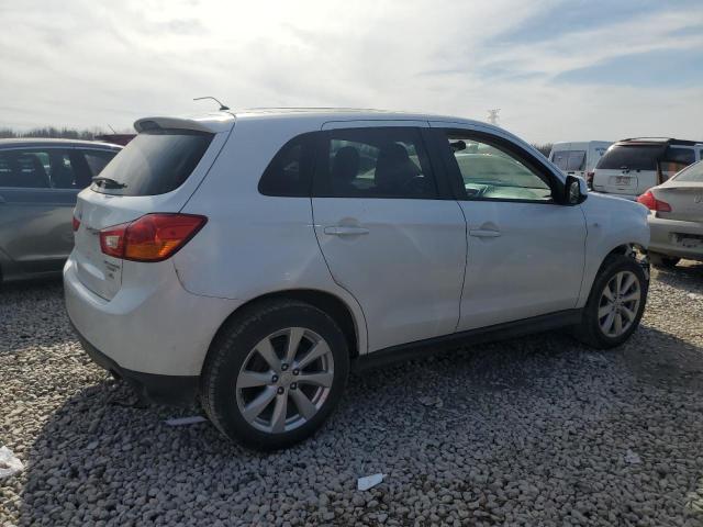 4A4AP3AW2FE048267 - 2015 MITSUBISHI OUTLANDER ES WHITE photo 3