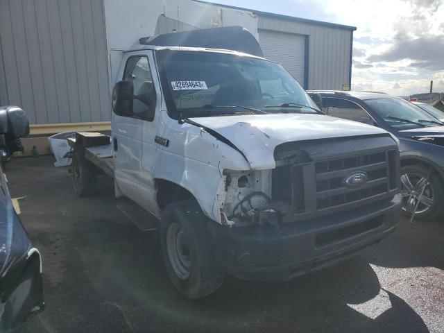 1FDSE35L58DA90745 - 2008 FORD ECONOLINE E350 SUPER DUTY CUTAWAY VAN WHITE photo 4