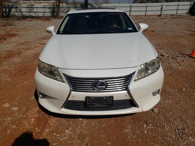 JTHBW1GG5D2018146 - 2013 LEXUS ES 300H WHITE photo 5