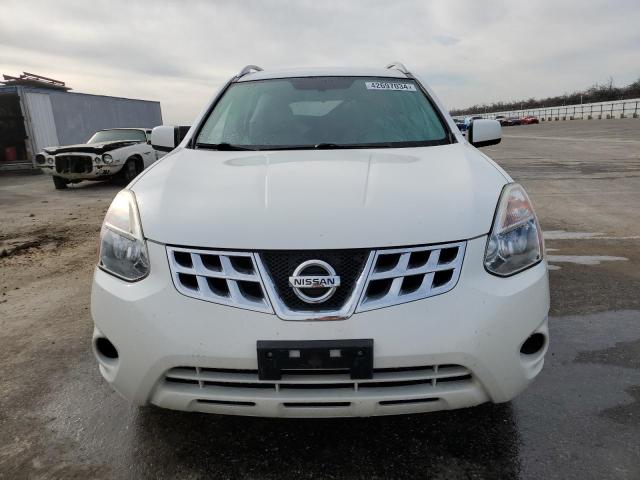 JN8AS5MT7DW025324 - 2013 NISSAN ROGUE S WHITE photo 5