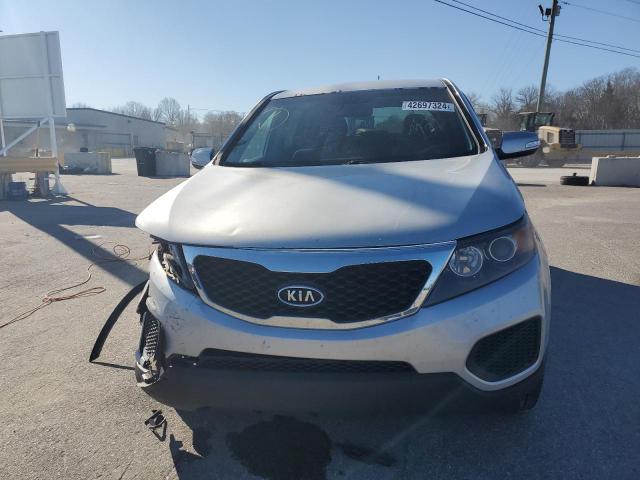 5XYKT4A10DG357497 - 2013 KIA SORENTO LX SILVER photo 5