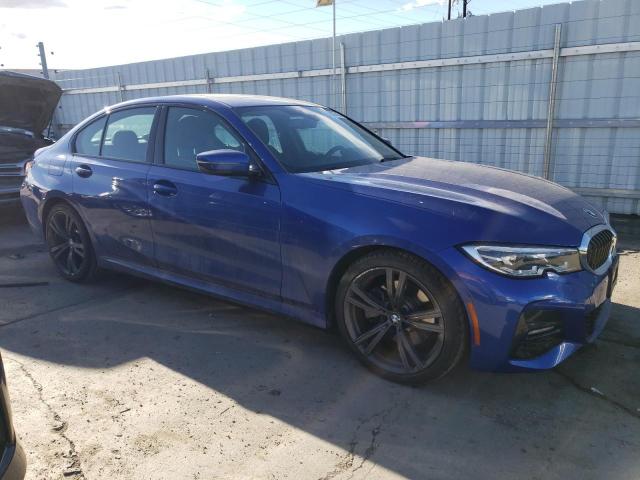 3MW5R7J06L8B28804 - 2020 BMW 330XI BLUE photo 4