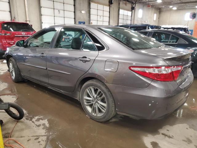 4T1BF1FK8HU366620 - 2017 TOYOTA CAMRY LE GRAY photo 2