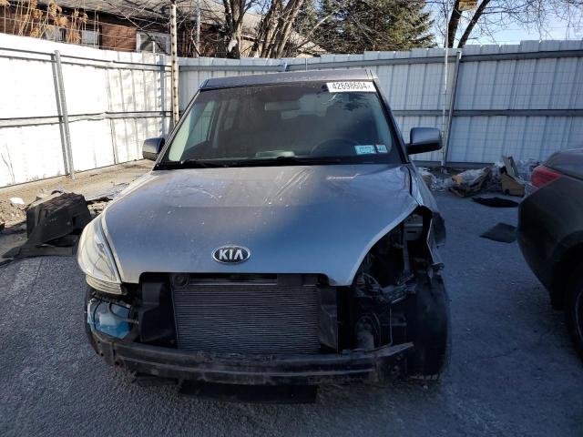 KNDJT2A58D7605270 - 2013 KIA SOUL GRAY photo 5