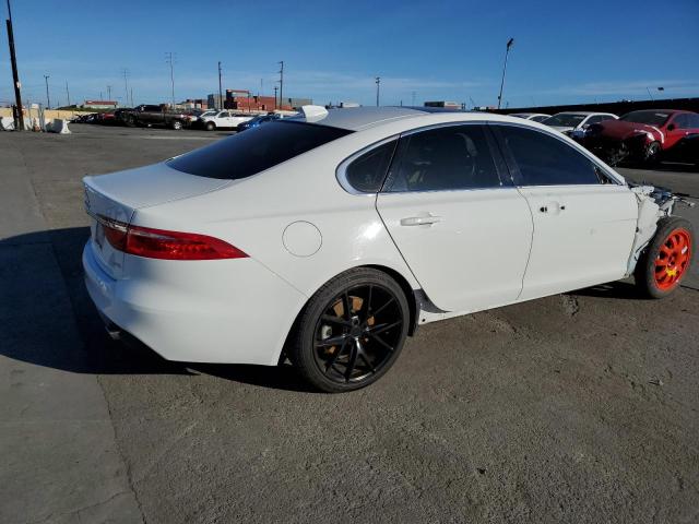 SAJBD4FX6JCY57952 - 2018 JAGUAR XF PREMIUM WHITE photo 3