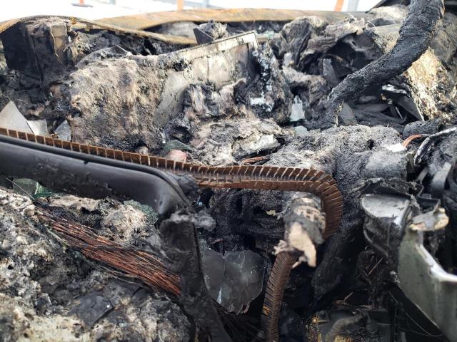 1GYS4HKJ8LR113142 - 2020 CADILLAC ESCALADE ESV LUXURY BLACK photo 9