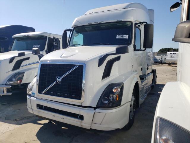 4V4NC9EH0GN963627 - 2016 VOLVO VN VNL WHITE photo 2