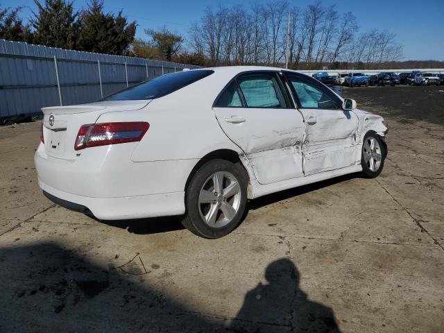 4T1BF3EK2AU520404 - 2010 TOYOTA CAMRY BASE WHITE photo 3