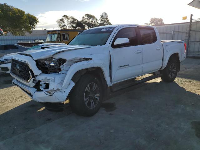 3TMAZ5CN9JM065751 - 2018 TOYOTA TACOMA DOUBLE CAB WHITE photo 1