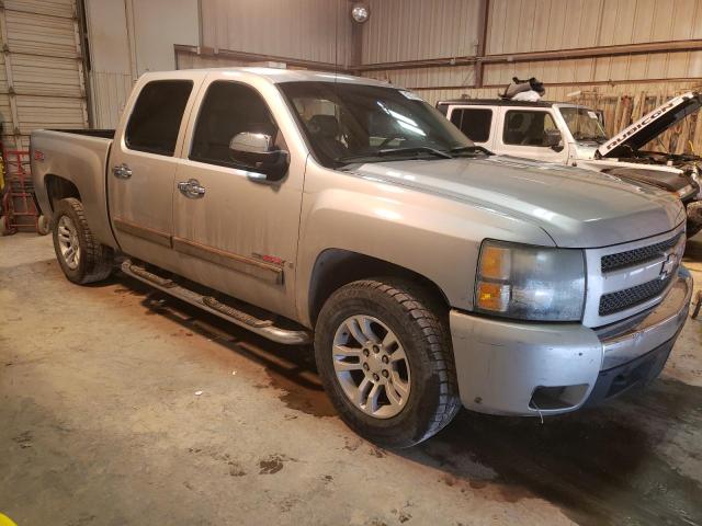 2GCEK13Y271534431 - 2007 CHEVROLET SILVERADO K1500 CREW CAB SILVER photo 4