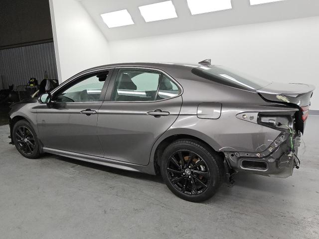 4T1T11BKXPU107425 - 2023 TOYOTA CAMRY SE NIGHT SHADE GRAY photo 2