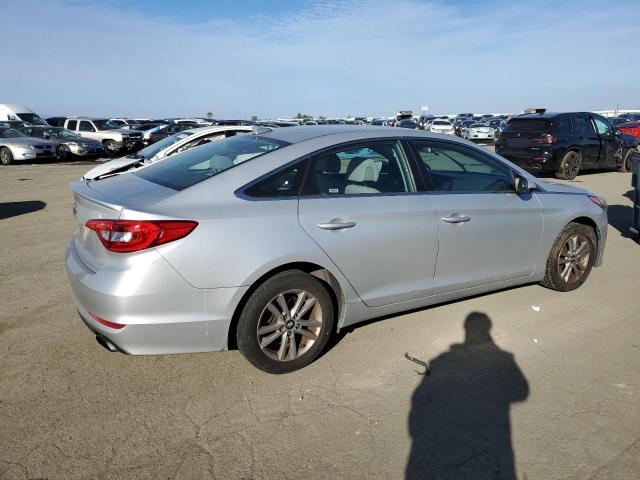 5NPE24AF6HH442967 - 2017 HYUNDAI SONATA SE SILVER photo 3