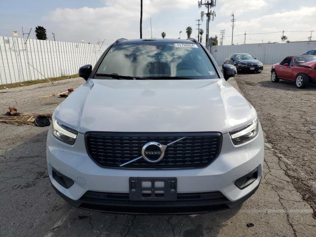 YV4162UM4N2668324 - 2022 VOLVO XC40 T5 R-DESIGN WHITE photo 5