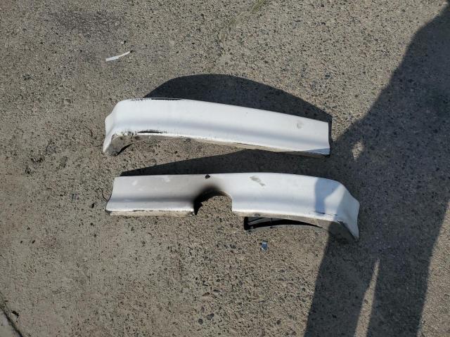 JTLKT324540145157 - 2004 TOYOTA SCION XB WHITE photo 12