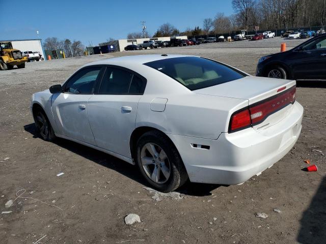 2C3CDXBG9DH579645 - 2013 DODGE CHARGER SE WHITE photo 2