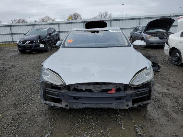 5YJSA1H19EFP54032 - 2014 TESLA MODEL S Արծաթագույն լուսանկար 5