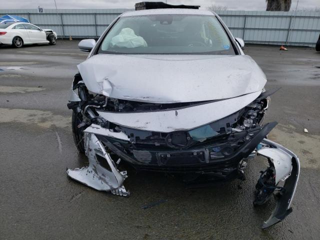 JTDKARFP8H3001504 - 2017 TOYOTA PRIUS PRIM 银色 照片 5