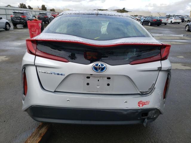 JTDKARFP8H3001504 - 2017 TOYOTA PRIUS PRIM 银色 照片 6