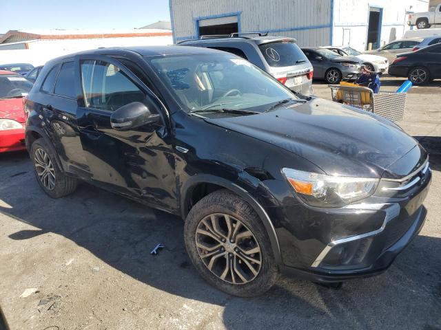 JA4AP3AU8JZ017638 - 2018 MITSUBISHI OUTLANDER ES BLACK photo 4