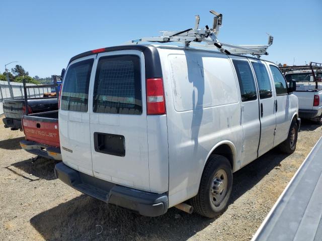1GCWGAFP1J1177362 - 2018 CHEVROLET EXPRESS G2 WHITE photo 3
