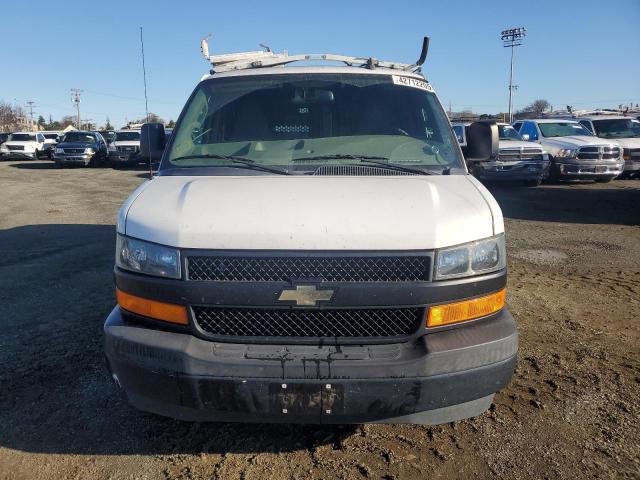 1GCWGAFP1J1177362 - 2018 CHEVROLET EXPRESS G2 WHITE photo 5