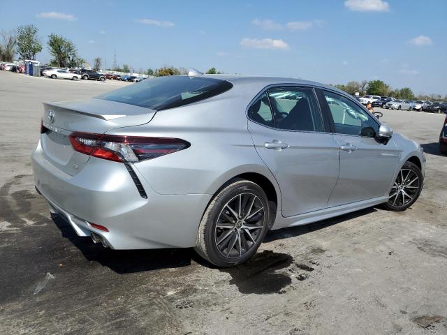 4T1G11AK5PU727053 - 2023 TOYOTA CAMRY SE NIGHT SHADE SILVER photo 3