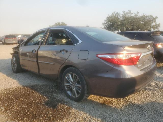 4T1BF1FK6GU217170 - 2016 TOYOTA CAMRY LE GRAY photo 2