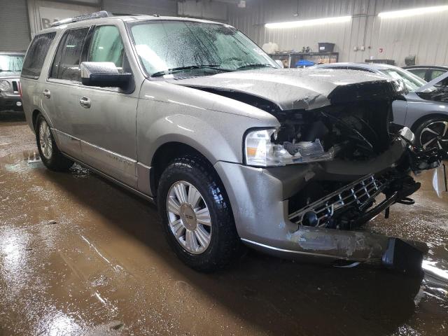 5LMFU28558LJ22446 - 2008 LINCOLN NAVIGATOR SILVER photo 4