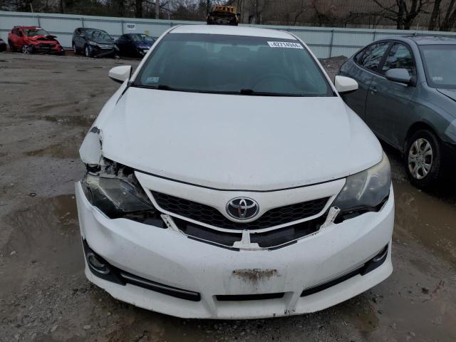 4T1BF1FK8EU828556 - 2014 TOYOTA CAMRY L WHITE photo 5