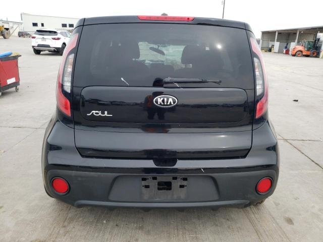 KNDJN2A24H7419103 - 2017 KIA SOUL BLACK photo 6